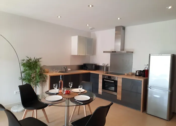 Hpc Suites - Cassis Centre - Parking Gratuit & Piscine Chauffee