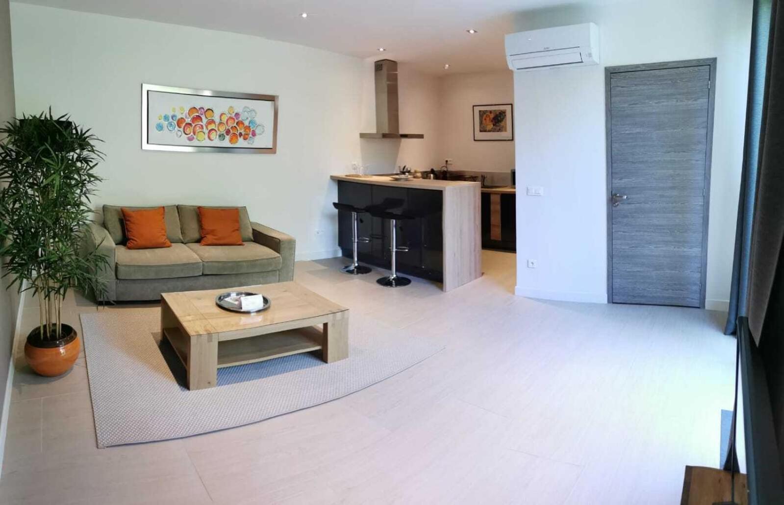 Hotel Hpc - Centre - Parking Gratuit & Piscine Chauffee 4*