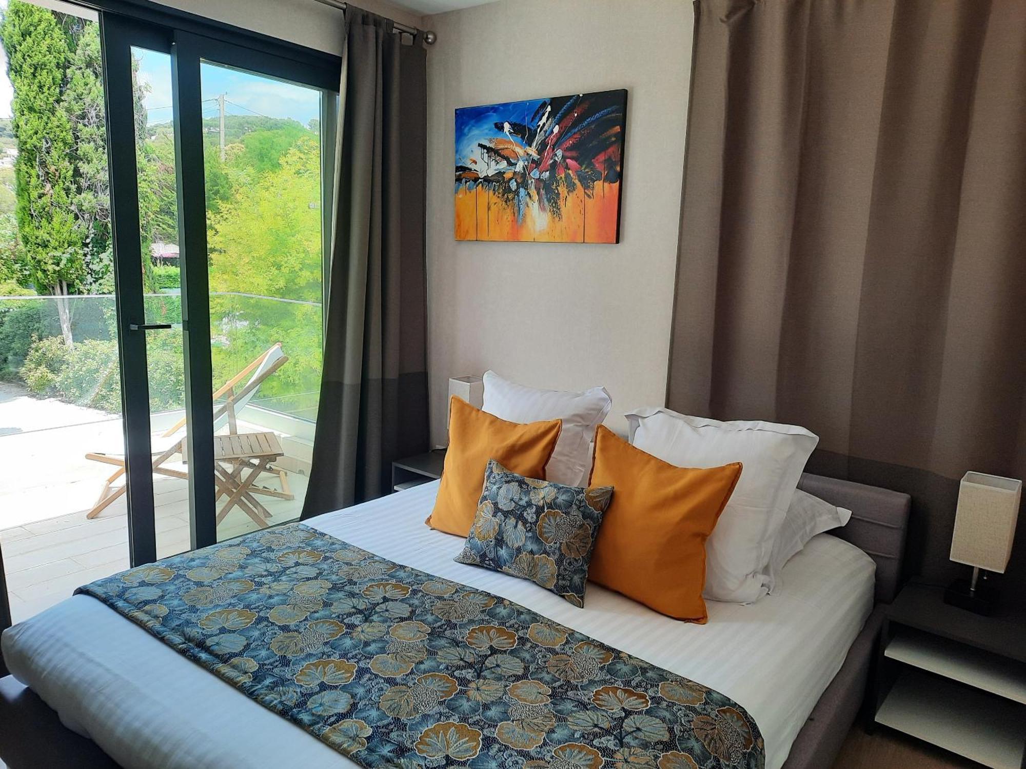 Hotel Hpc - Centre - Parking Gratuit & Piscine Chauffee 4*