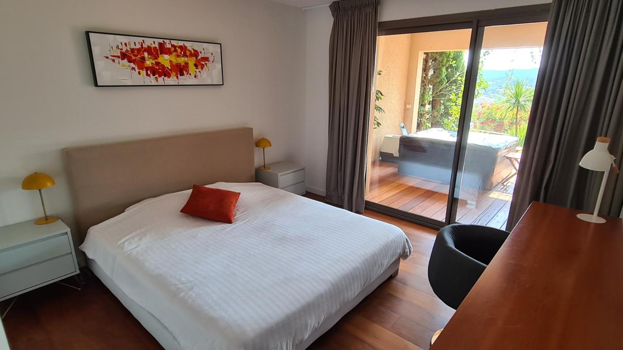Hotel Hpc Suites - Cassis Centre - Parking Gratuit & Piscine Chauffee