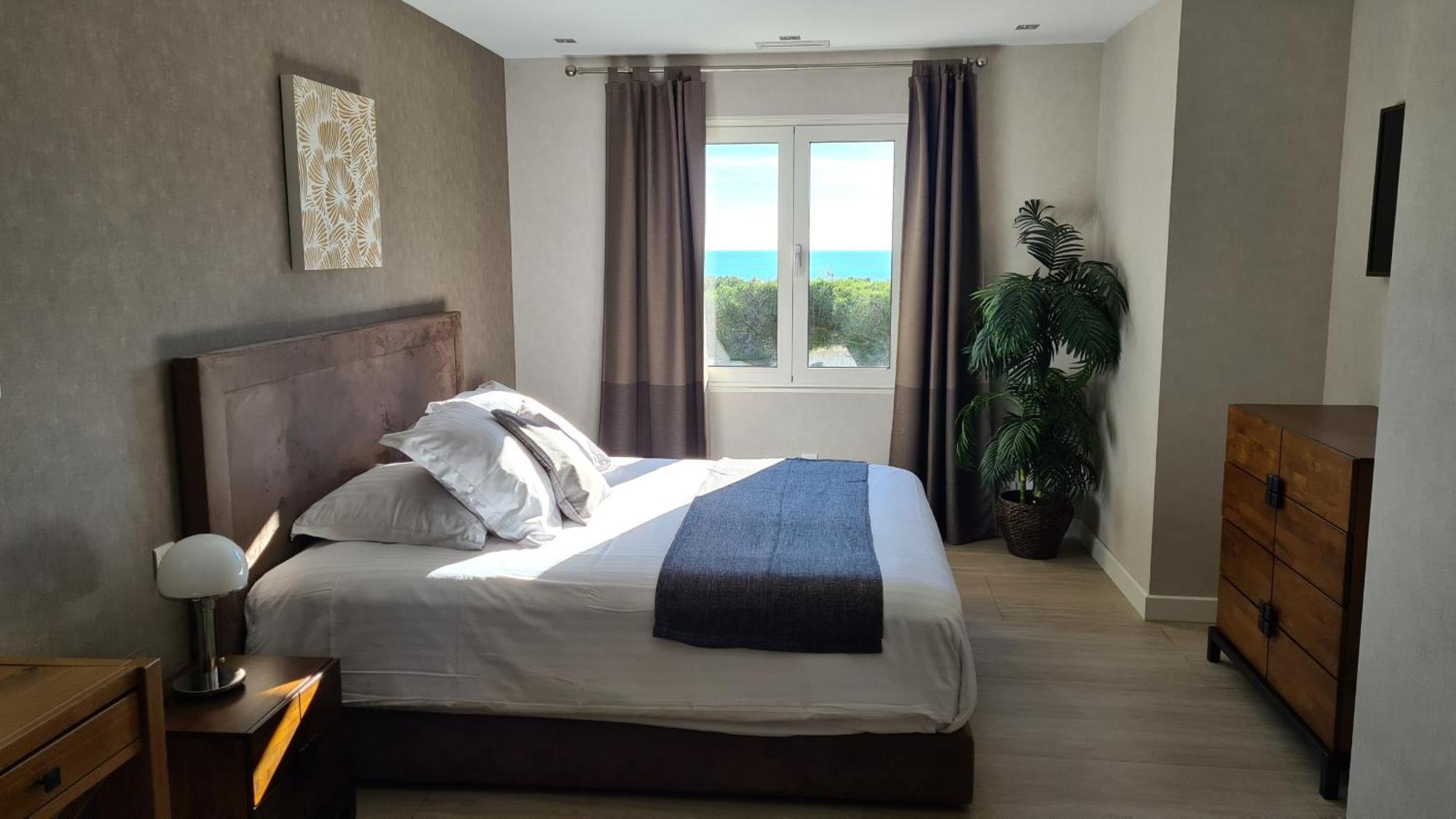 Hotel Hpc - Centre - Parking Gratuit & Piscine Chauffee 4*