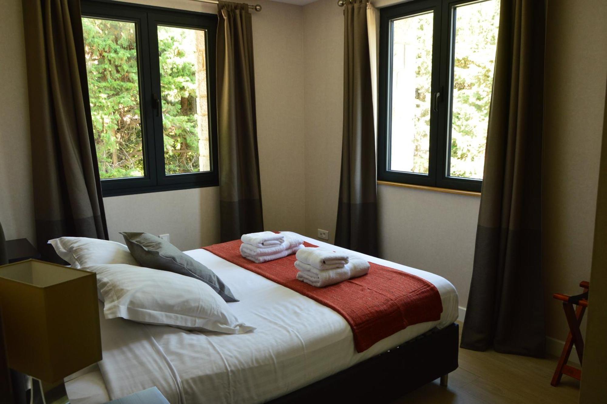 Hpc Suites - Cassis Centre - Parking Gratuit & Piscine Chauffee 4* Cassis